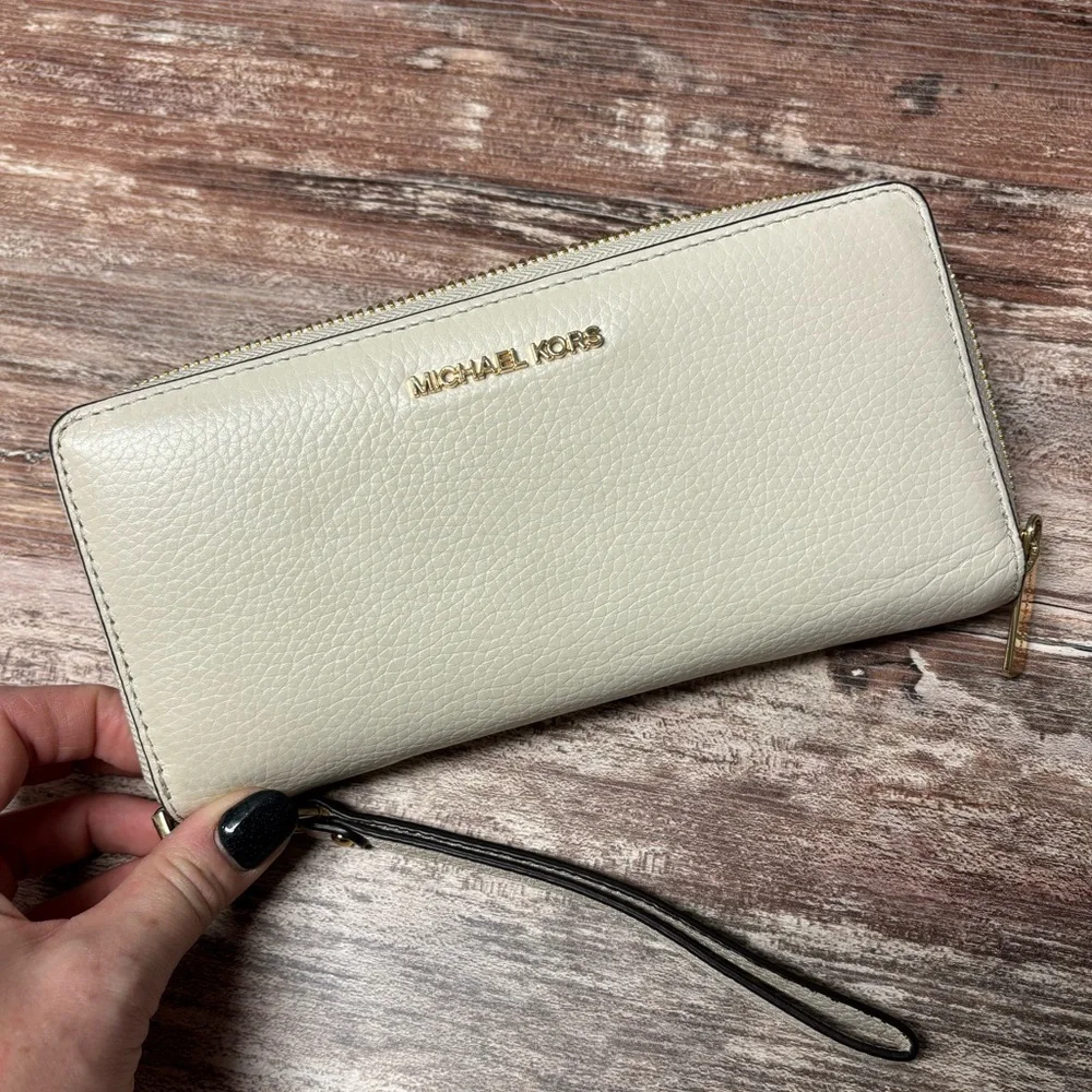 Michael Kors | VGUC Jet Set Travel Leather Continental Wristlet Wallet